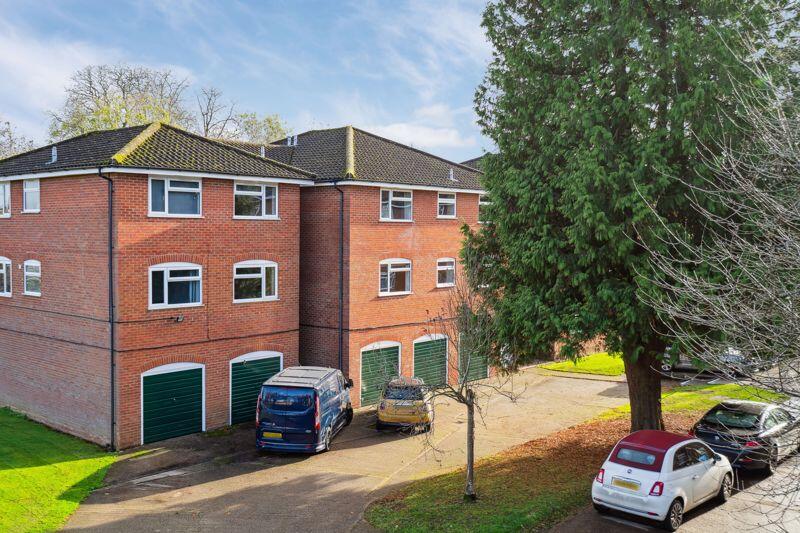 1 bed Apartment for rent in Farnham Royal. From Foreman King - Farnham Common