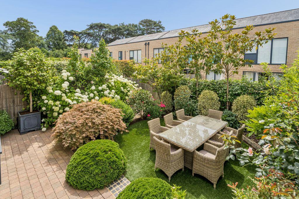 3 bed Detached for rent in Taplow. From Foreman King - Farnham Common 3 bed Detached for rent in Taplow. From Foreman King - Farnham Common
