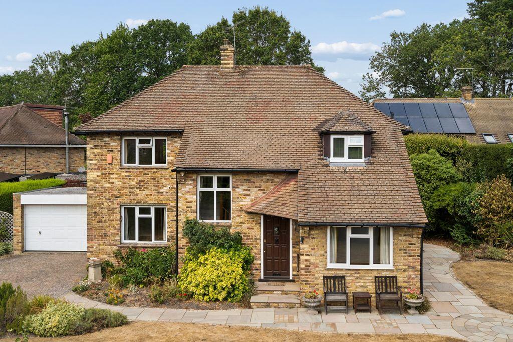 3 bed Detached for rent in Farnham Common. From Foreman King - Farnham Common