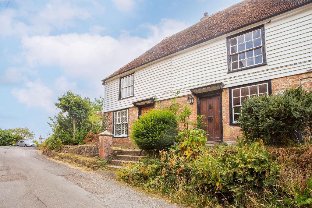 2 bed Mid Terraced House for rent in Old Heathfield. From Foresters - Heathfield