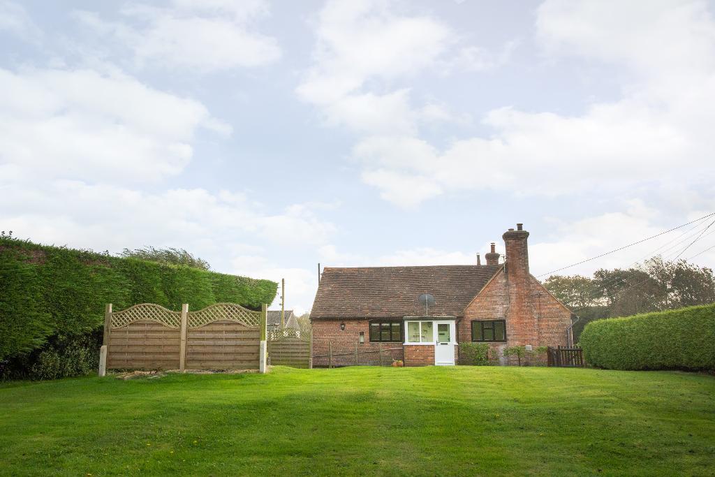 2 bed Semi Detached for rent in Boreham Street. From Foresters - Heathfield