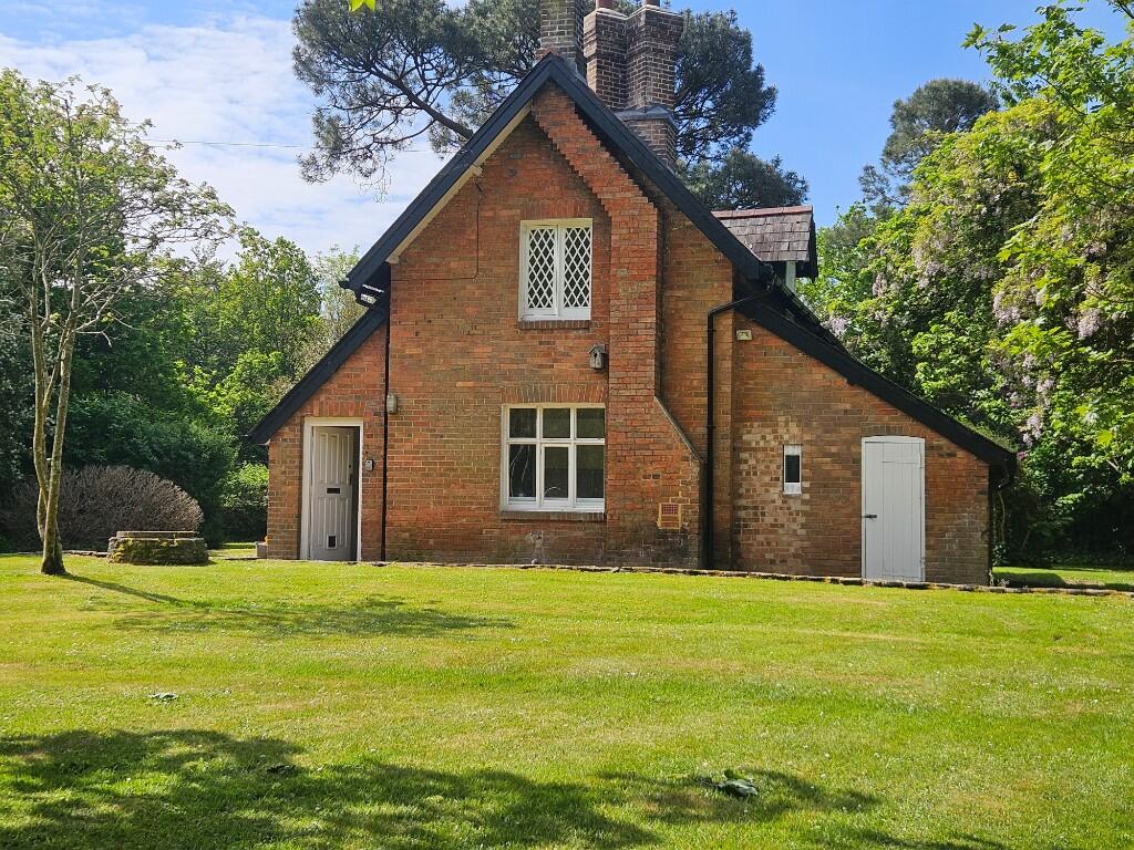 3 bed Detached for rent in . From Fowler Fortescue - Fonthill Bishop 3 bed Detached for rent in . From Fowler Fortescue - Fonthill Bishop