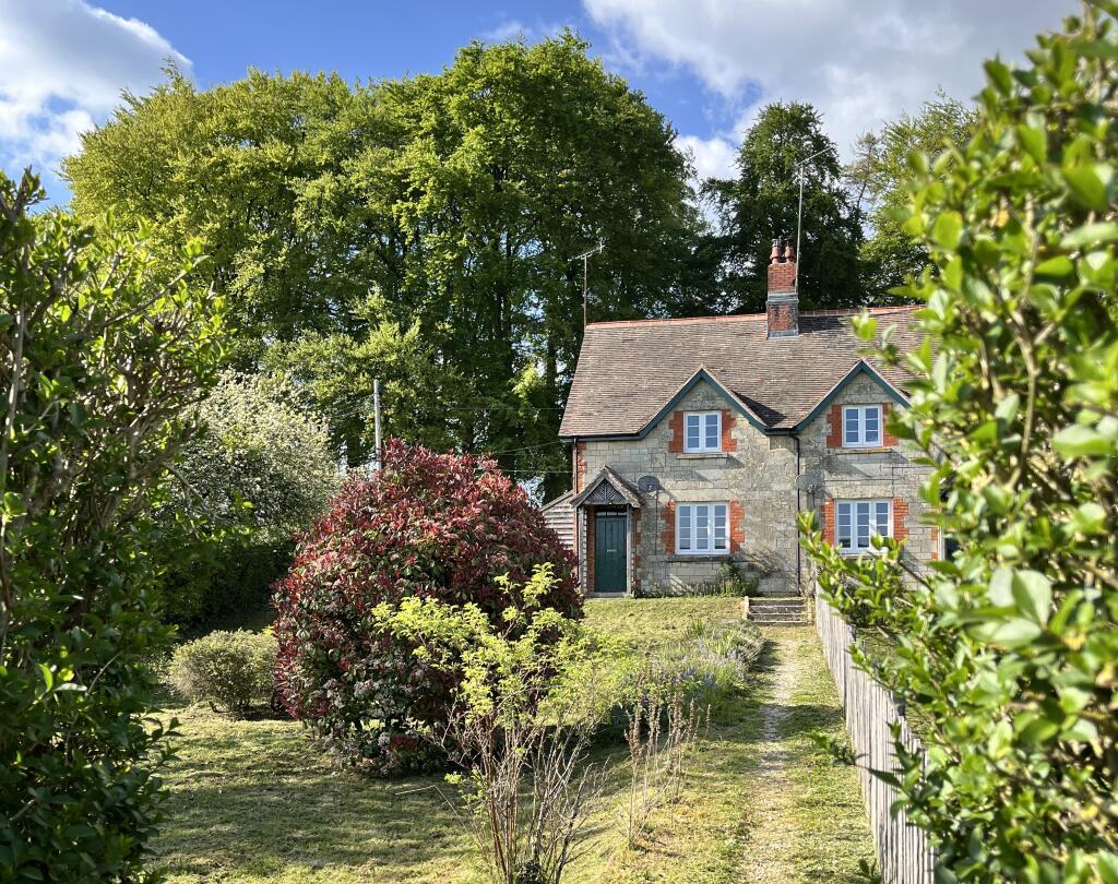 2 bed Semi Detached for rent in Fonthill Bishop. From Fowler Fortescue - Fonthill Bishop