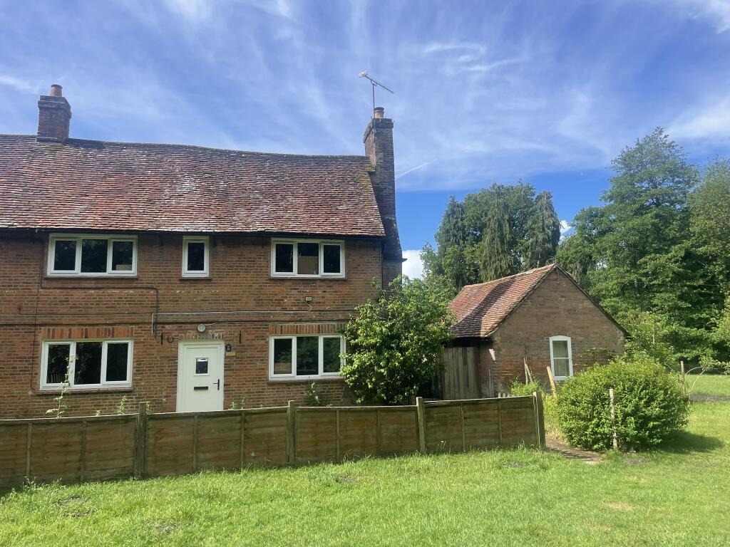 3 bed Semi Detached for rent in Elvetham Heath. From Fowler Fortescue - Fonthill Bishop