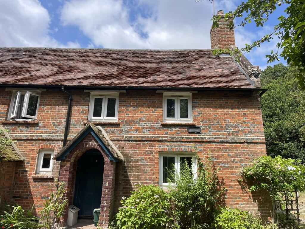3 bed Semi Detached for rent in Winchfield Hurst. From Fowler Fortescue - Fonthill Bishop