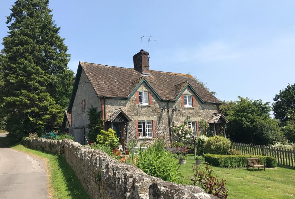 2 bed Semi Detached for rent in Chilmark. From Fowler Fortescue - Fonthill Bishop 2 bed Semi Detached for rent in Chilmark. From Fowler Fortescue - Fonthill Bishop