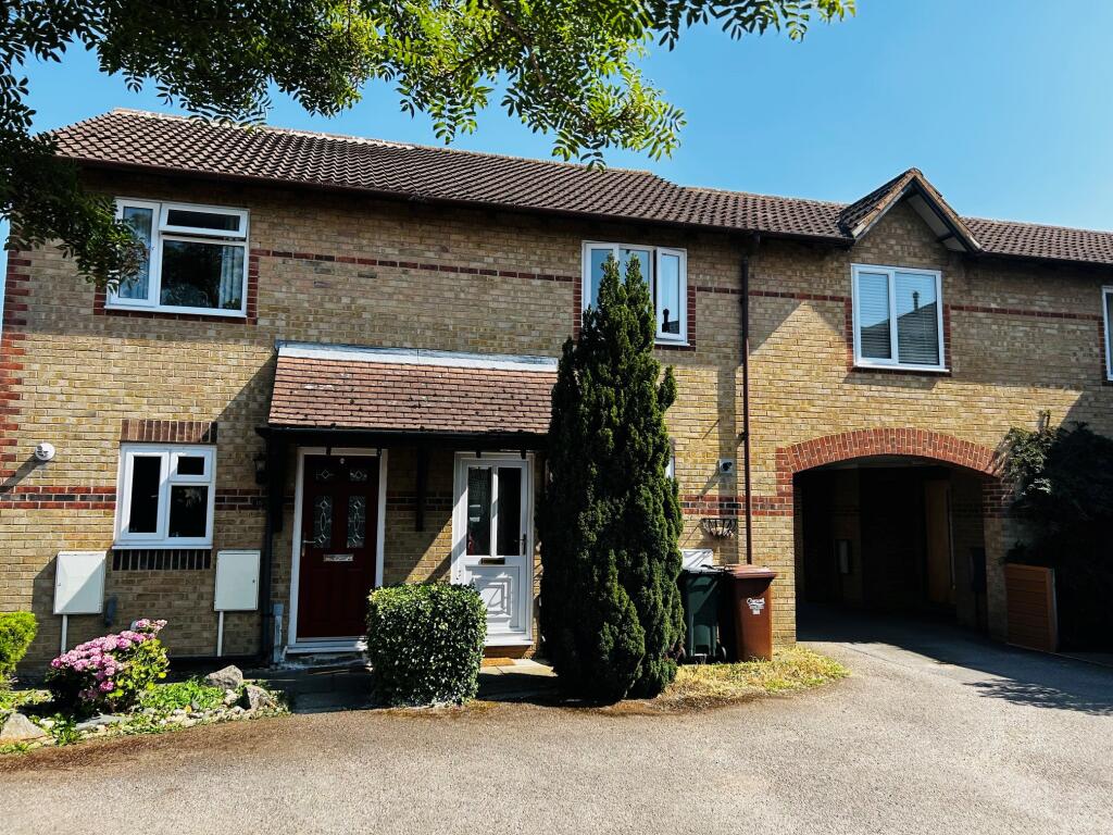2 bed Mid Terraced House for rent in Bicester. From CS Properties - Bicester