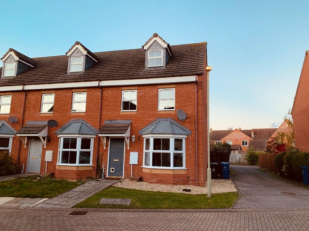 3 bed End of Terrace for rent in Bicester. From CS Properties - Bicester