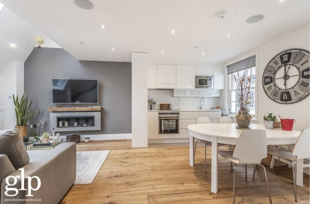 2 bed Apartment for rent in Westminster. From Greater London Properties - Soho 2 bed Apartment for rent in Westminster. From Greater London Properties - Soho