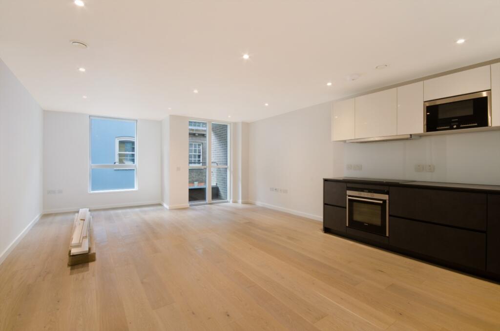 3 bed 1st Floor Flat for rent in Westminster. From Greater London Properties - Soho