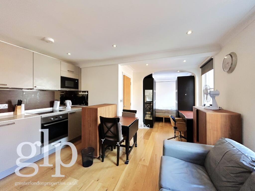4 bed Apartment for rent in Westminster. From Greater London Properties - Soho
