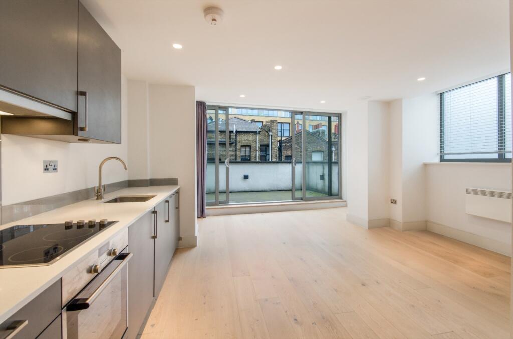 2 bed 1st Floor Flat for rent in Westminster. From Greater London Properties - Soho 2 bed 1st Floor Flat for rent in Westminster. From Greater London Properties - Soho
