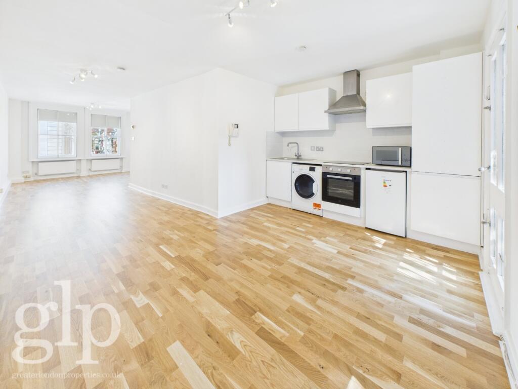 4 bed Apartment for rent in Westminster. From Greater London Properties - Soho