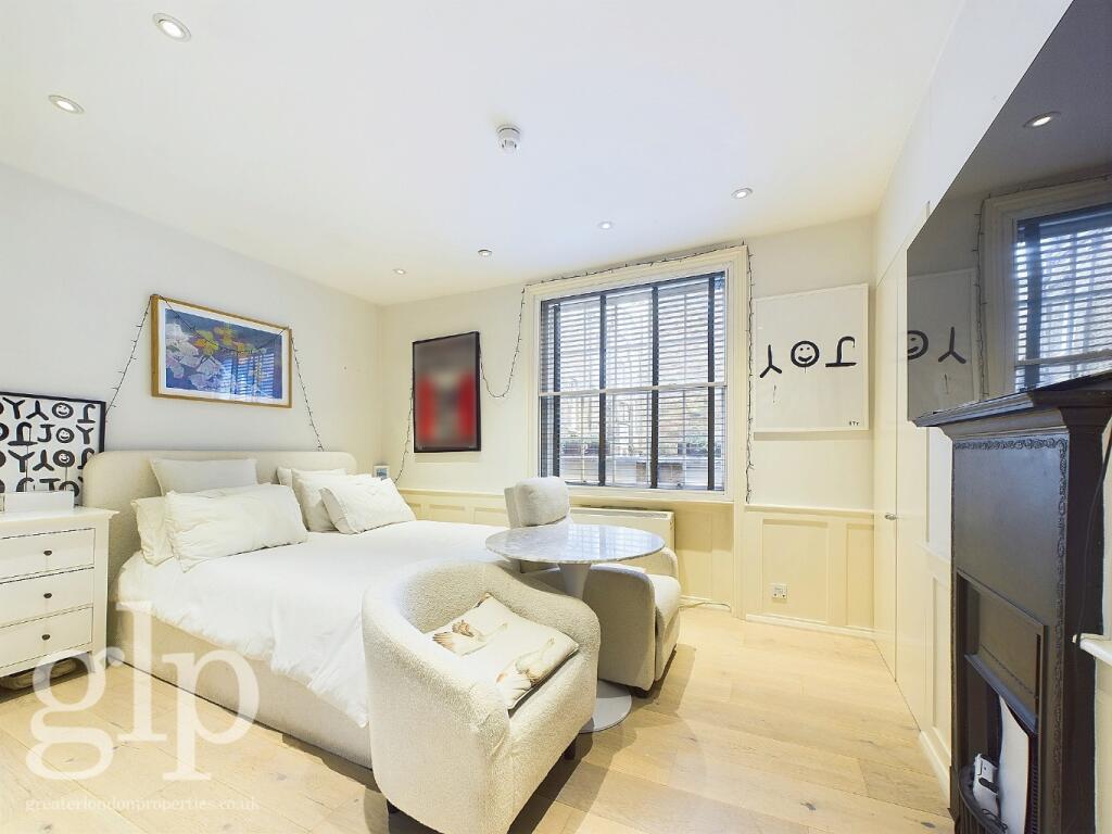 4 bed Apartment for rent in Westminster. From Greater London Properties - Soho
