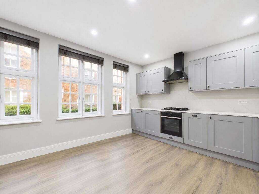 4 bed Apartment for rent in Westminster. From Greater London Properties - Soho