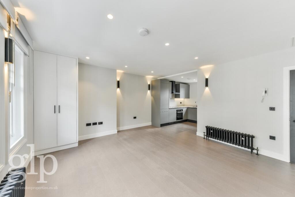4 bed Apartment for rent in Westminster. From Greater London Properties - Soho