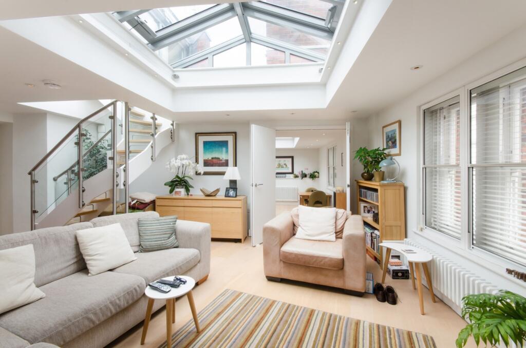 2 bed Apartment for rent in Westminster. From Greater London Properties - Soho 2 bed Apartment for rent in Westminster. From Greater London Properties - Soho