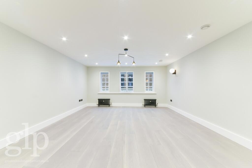 4 bed Apartment for rent in Westminster. From Greater London Properties - Soho