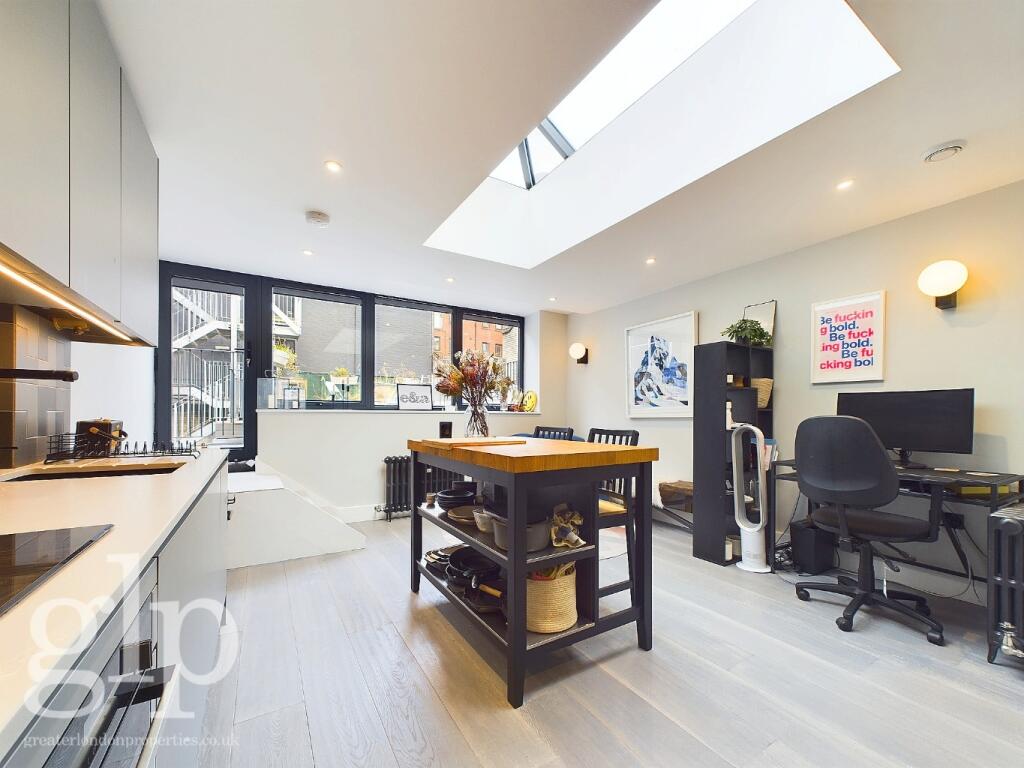 2 bed Apartment for rent in Westminster. From Greater London Properties - Soho