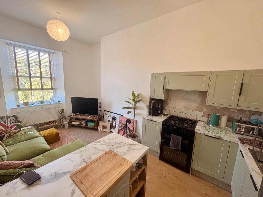 2 bed 1st Floor Flat for rent in Plymouth. From Fox & Sons - Mutley Plain 2 bed 1st Floor Flat for rent in Plymouth. From Fox & Sons - Mutley Plain