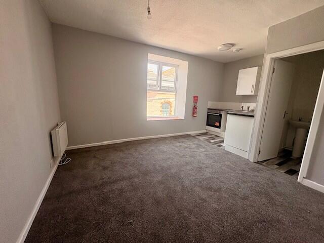 1 bed 1st Floor Flat for rent in Plymouth. From Fox & Sons - Mutley Plain