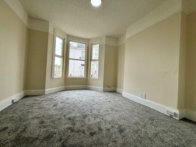 2 bed 1st Floor Flat for rent in Plymouth. From Fox & Sons - Mutley Plain