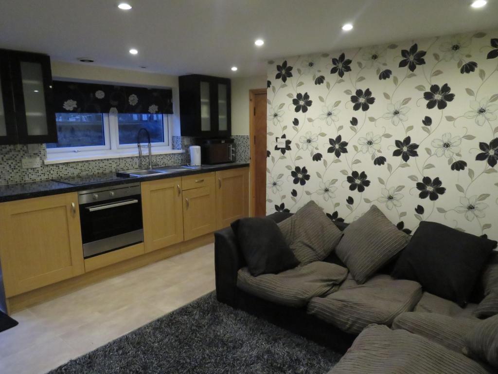 1 bed 1st Floor Flat for rent in Plymouth. From Fox & Sons - Mutley Plain