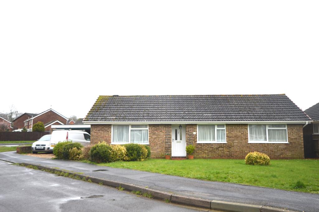 3 bed Bungalow for rent in Fordingbridge. From Fox & Sons - Salisbury 3 bed Bungalow for rent in Fordingbridge. From Fox & Sons - Salisbury