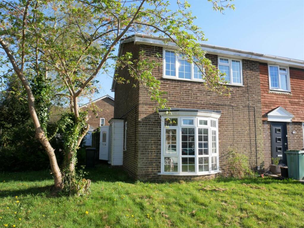 3 bed Semi-Detached House for rent in Blue Bell Hill. From Greyfox Estate Agents - Walderslade