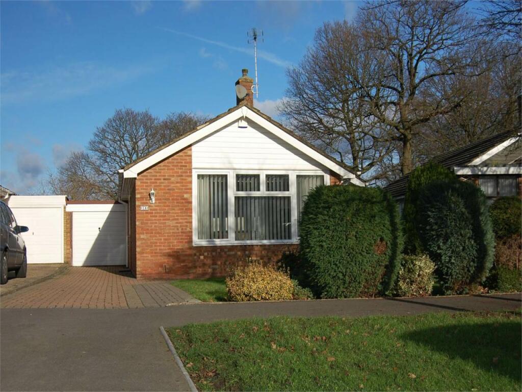 2 bed Detached bungalow for rent in Blue Bell Hill. From Greyfox Estate Agents - Walderslade