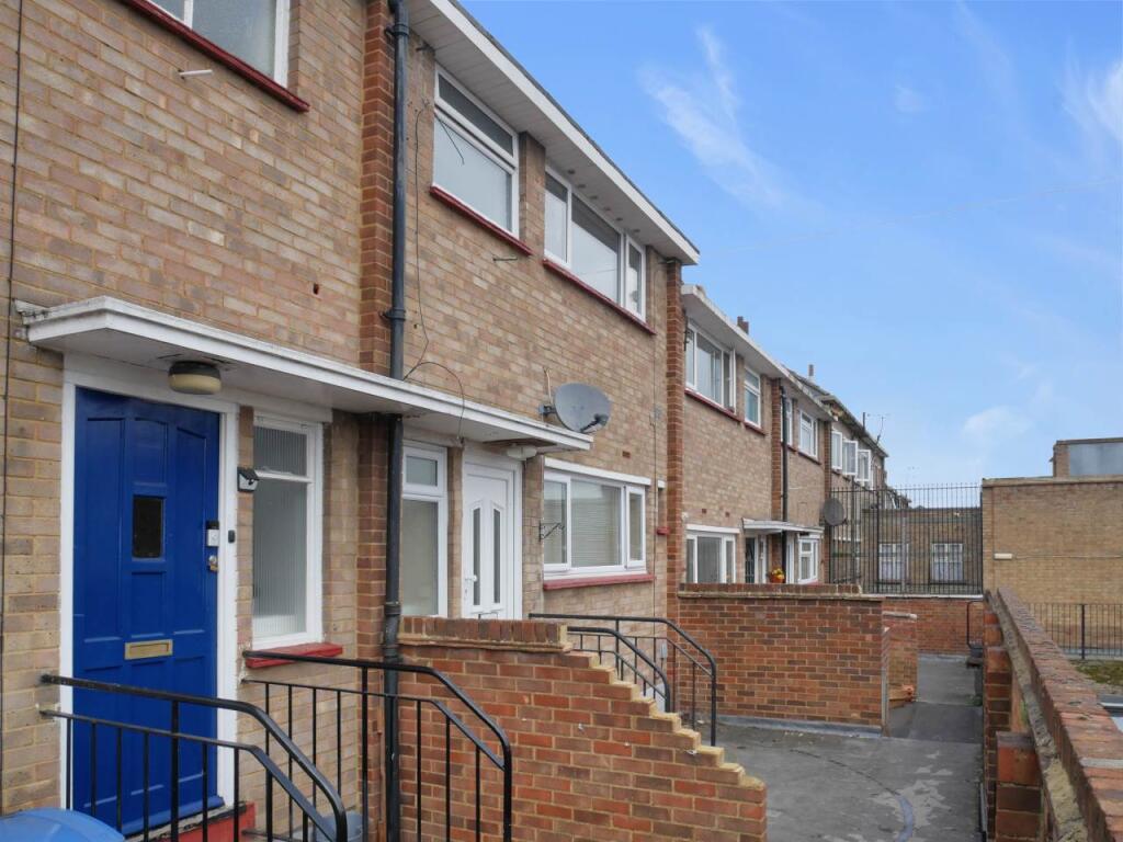3 bed Annexe for rent in Gillingham. From Greyfox Estate Agents - Walderslade 3 bed Annexe for rent in Gillingham. From Greyfox Estate Agents - Walderslade