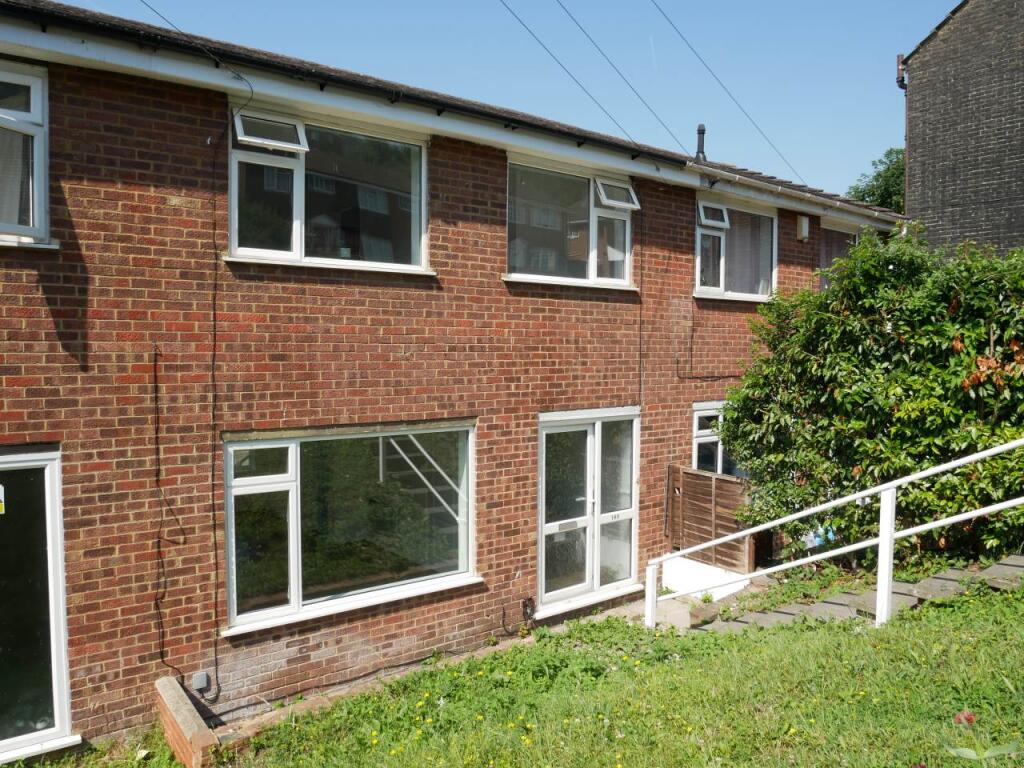 3 bed Detached for rent in Blue Bell Hill. From Greyfox Estate Agents - Walderslade 3 bed Detached for rent in Blue Bell Hill. From Greyfox Estate Agents - Walderslade