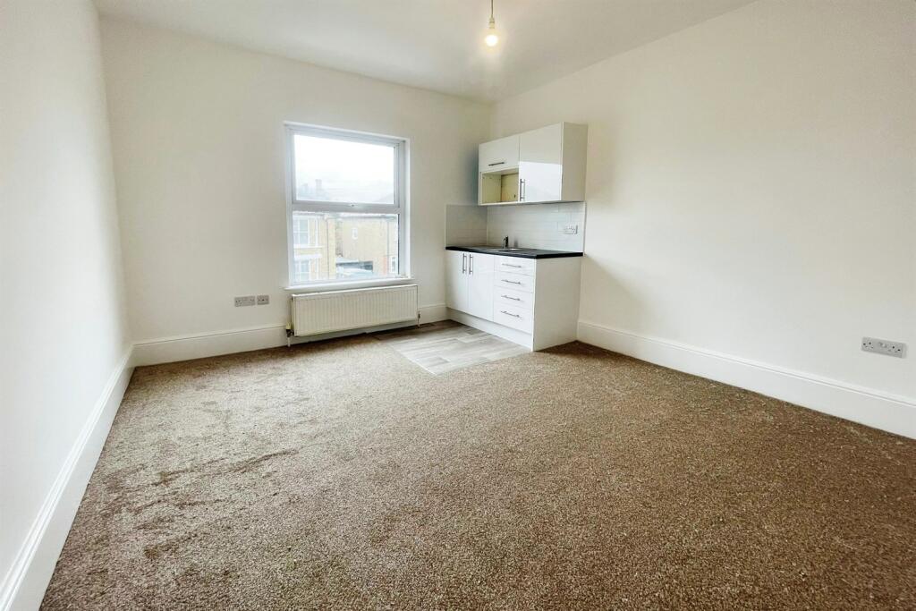 0 bed Flat for rent in Romford. From Griffin Grays