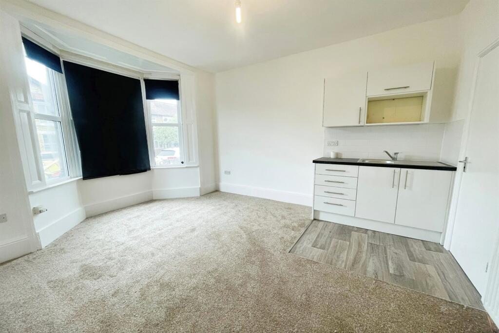 0 bed Flat for rent in Romford. From Griffin Grays