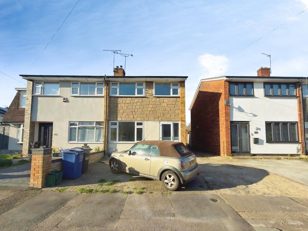 3 bed Semi Detached for rent in Grays. From Griffin Grays 3 bed Semi Detached for rent in Grays. From Griffin Grays