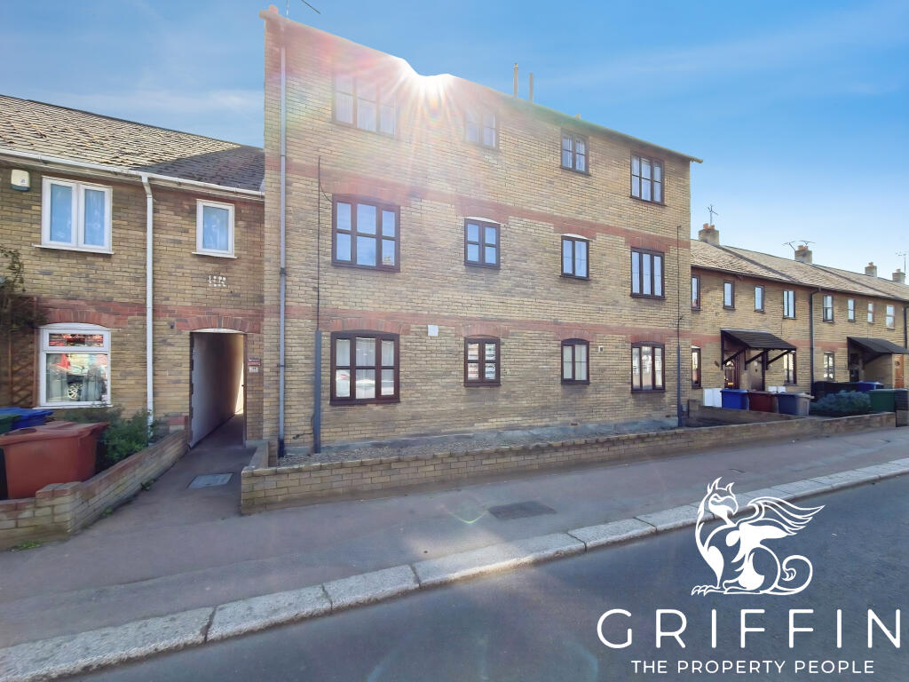 1 bed 1st Floor Flat for rent in Grays. From Griffin Grays