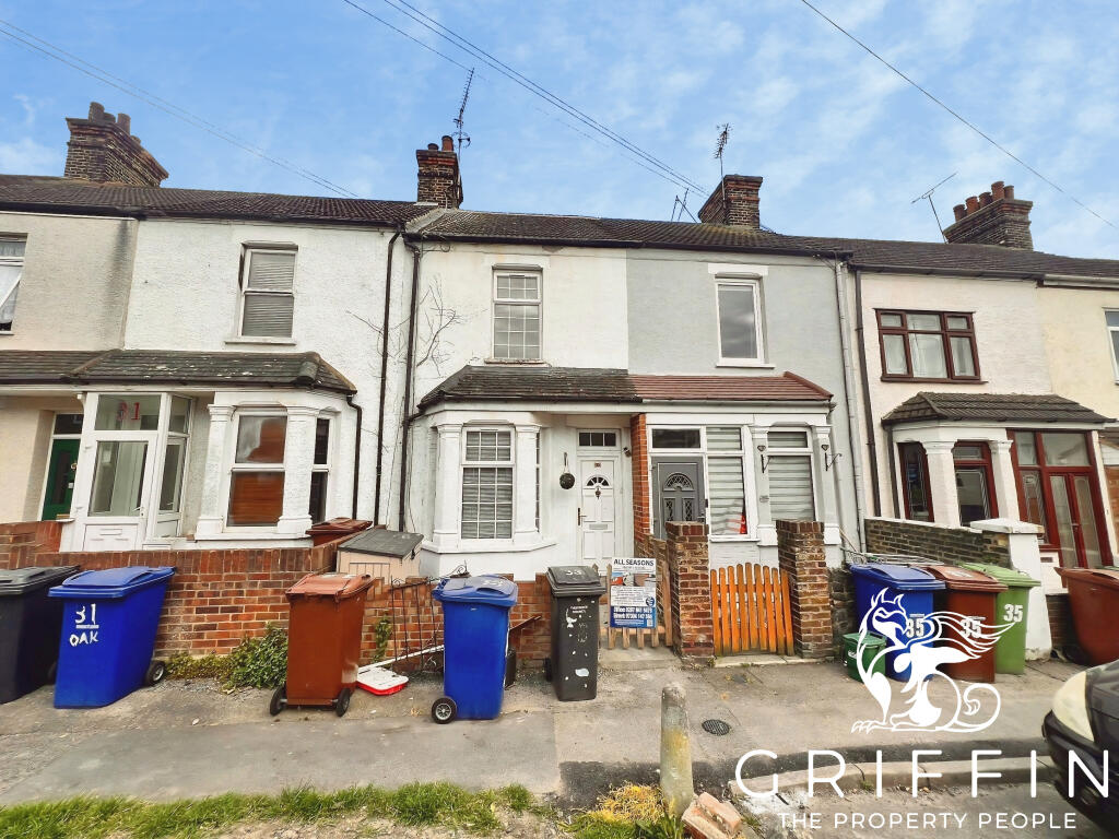 3 bed Mid Terraced House for rent in Grays. From Griffin Grays
