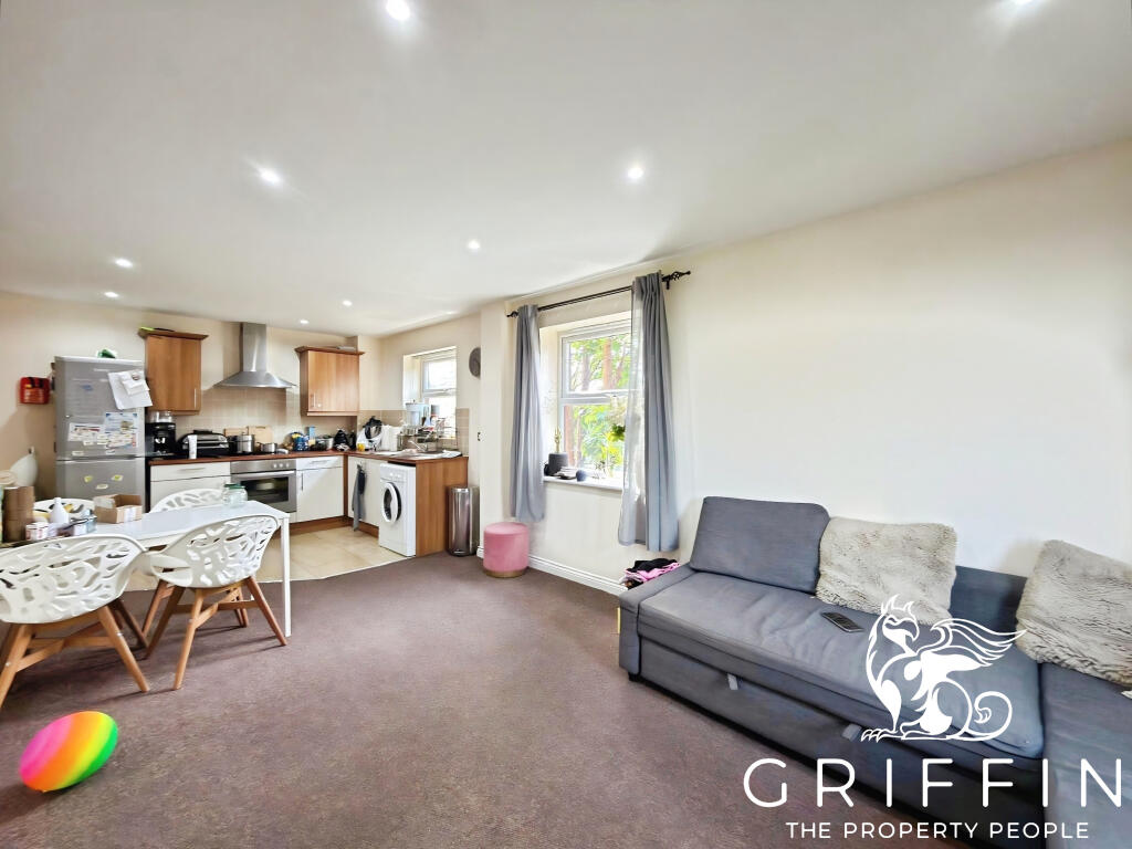 2 bed 1st Floor Flat for rent in Tilbury. From Griffin Grays