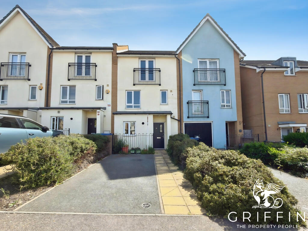 5 bed Town House for rent in South Stifford. From Griffin Grays 5 bed Town House for rent in South Stifford. From Griffin Grays