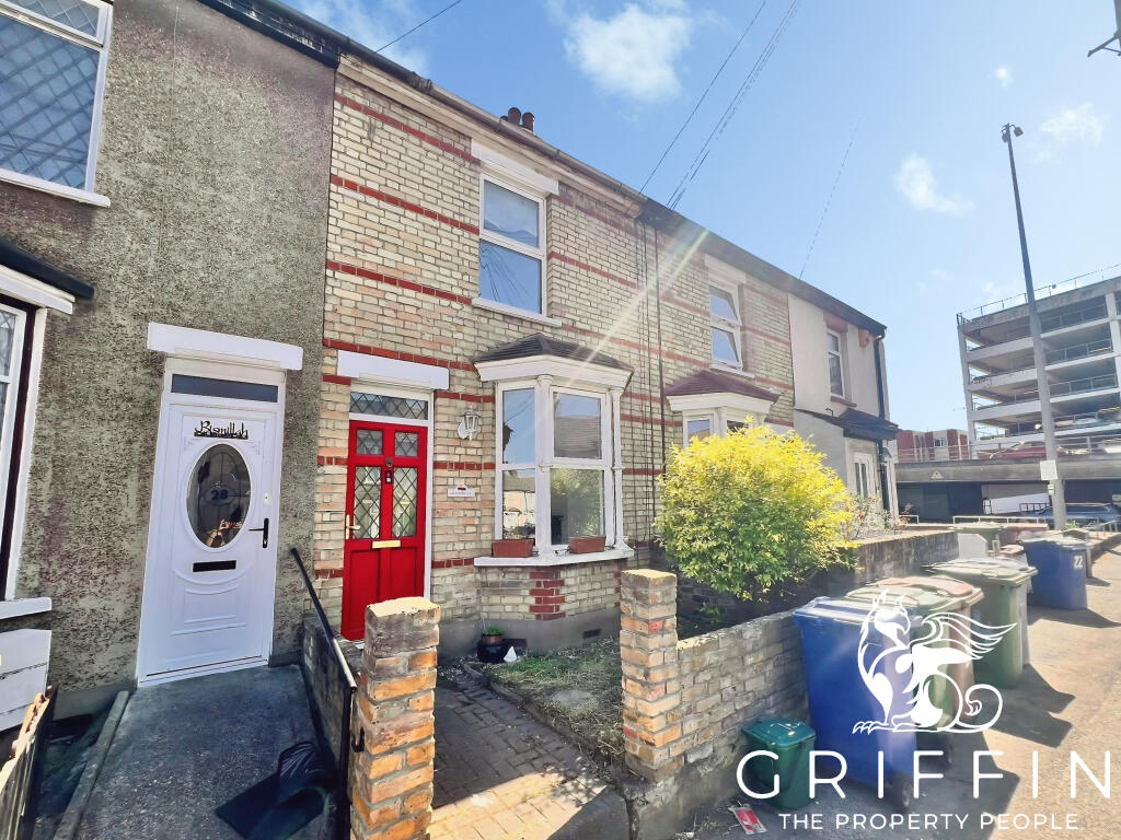 3 bed Mid Terraced House for rent in Grays. From Griffin Grays 3 bed Mid Terraced House for rent in Grays. From Griffin Grays