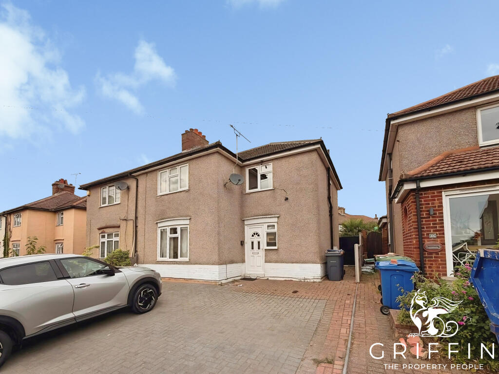 3 bed Semi Detached for rent in Chadwell St Mary. From Griffin Grays 3 bed Semi Detached for rent in Chadwell St Mary. From Griffin Grays