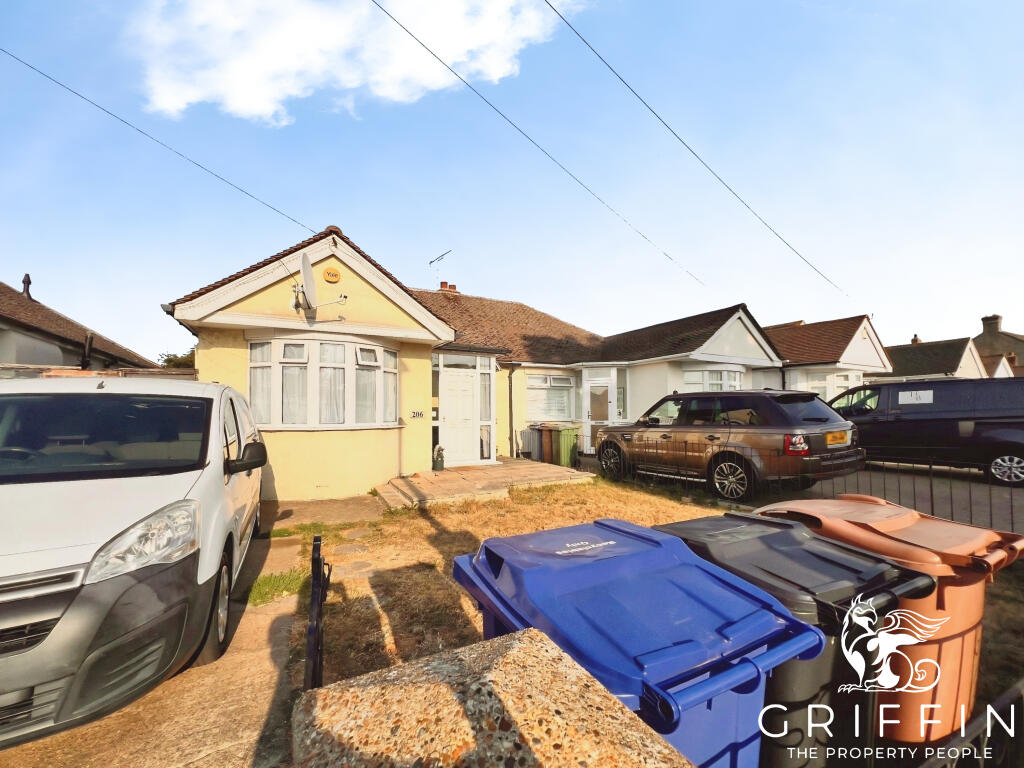 3 bed Bungalow for rent in Grays. From Griffin Grays