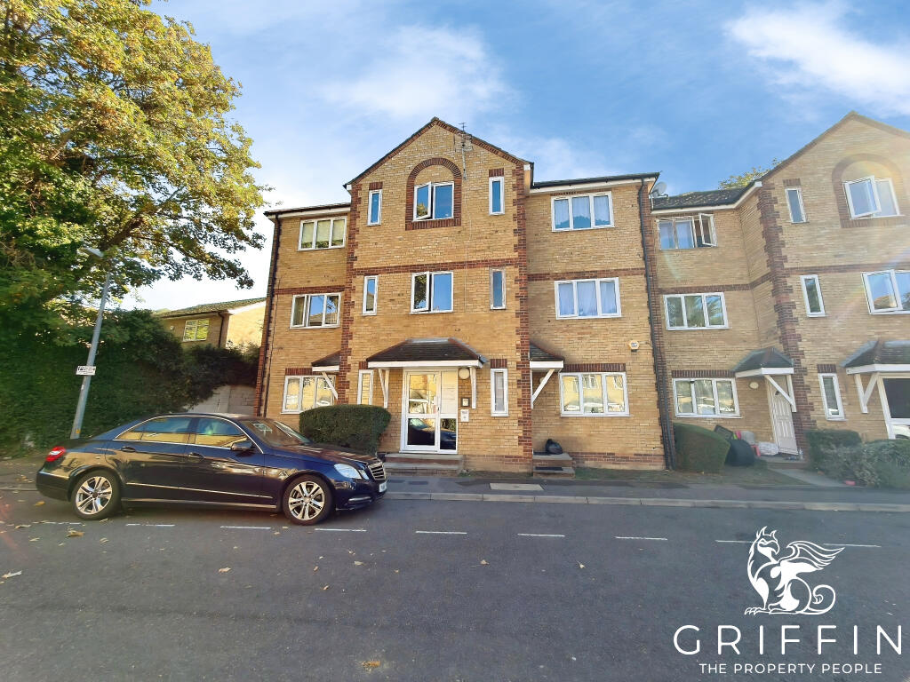 2 bed 1st Floor Flat for rent in Grays. From Griffin Grays