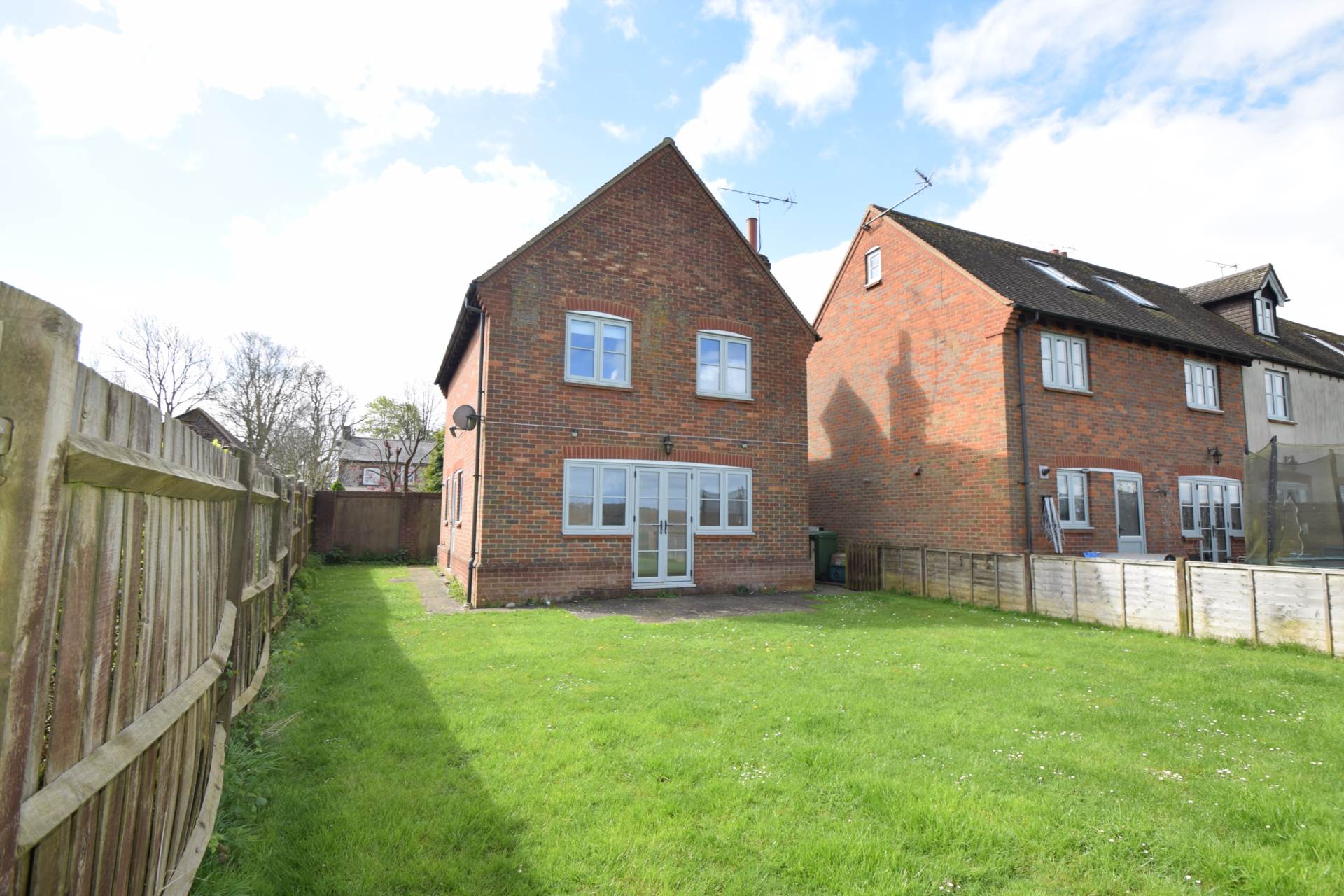 3 bed Detached House for rent in High Wycombe. From Griffith & Partners - Watlington