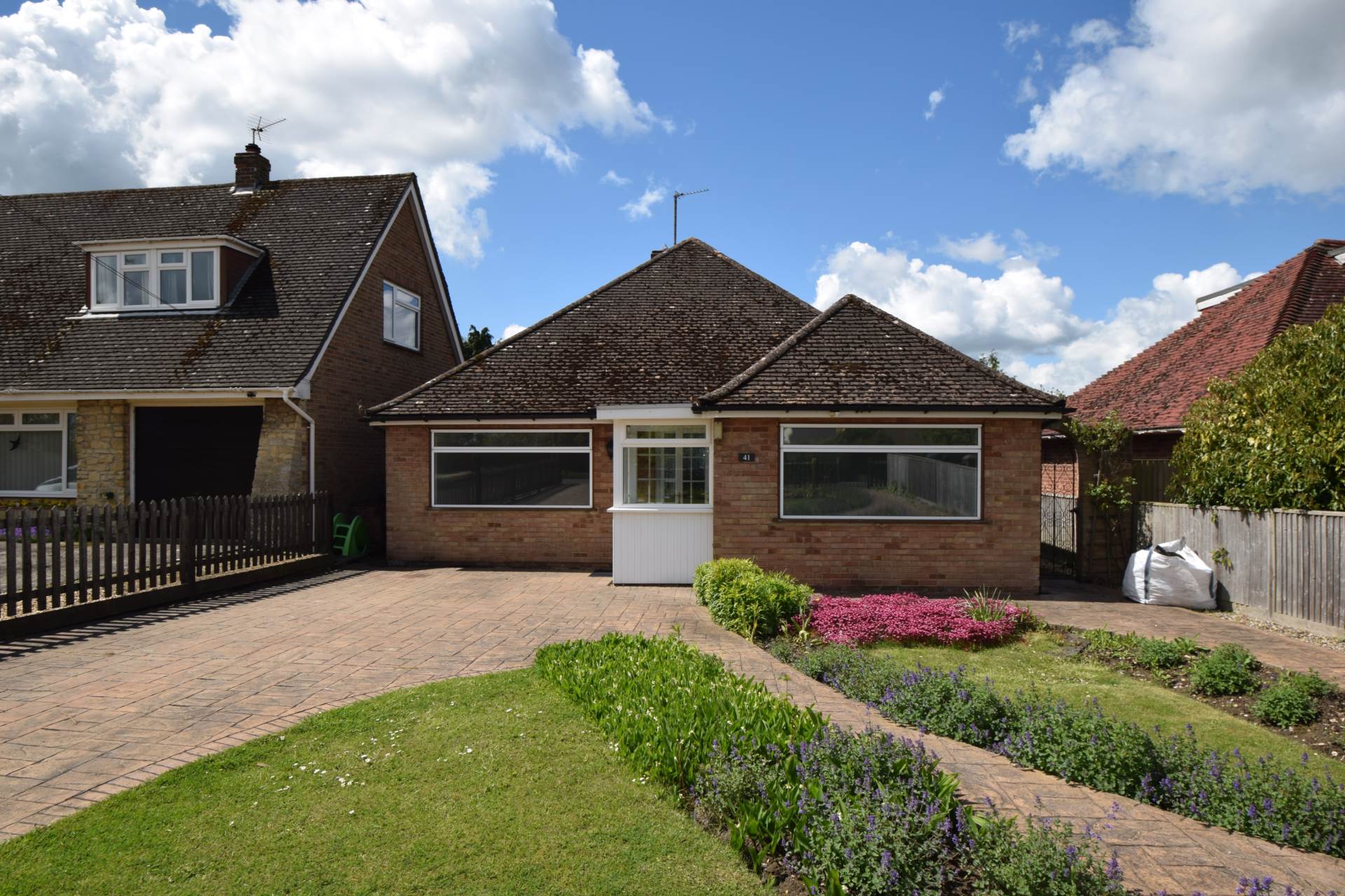 3 bed Detached bungalow for rent in Wallingford. From Griffith & Partners - Watlington