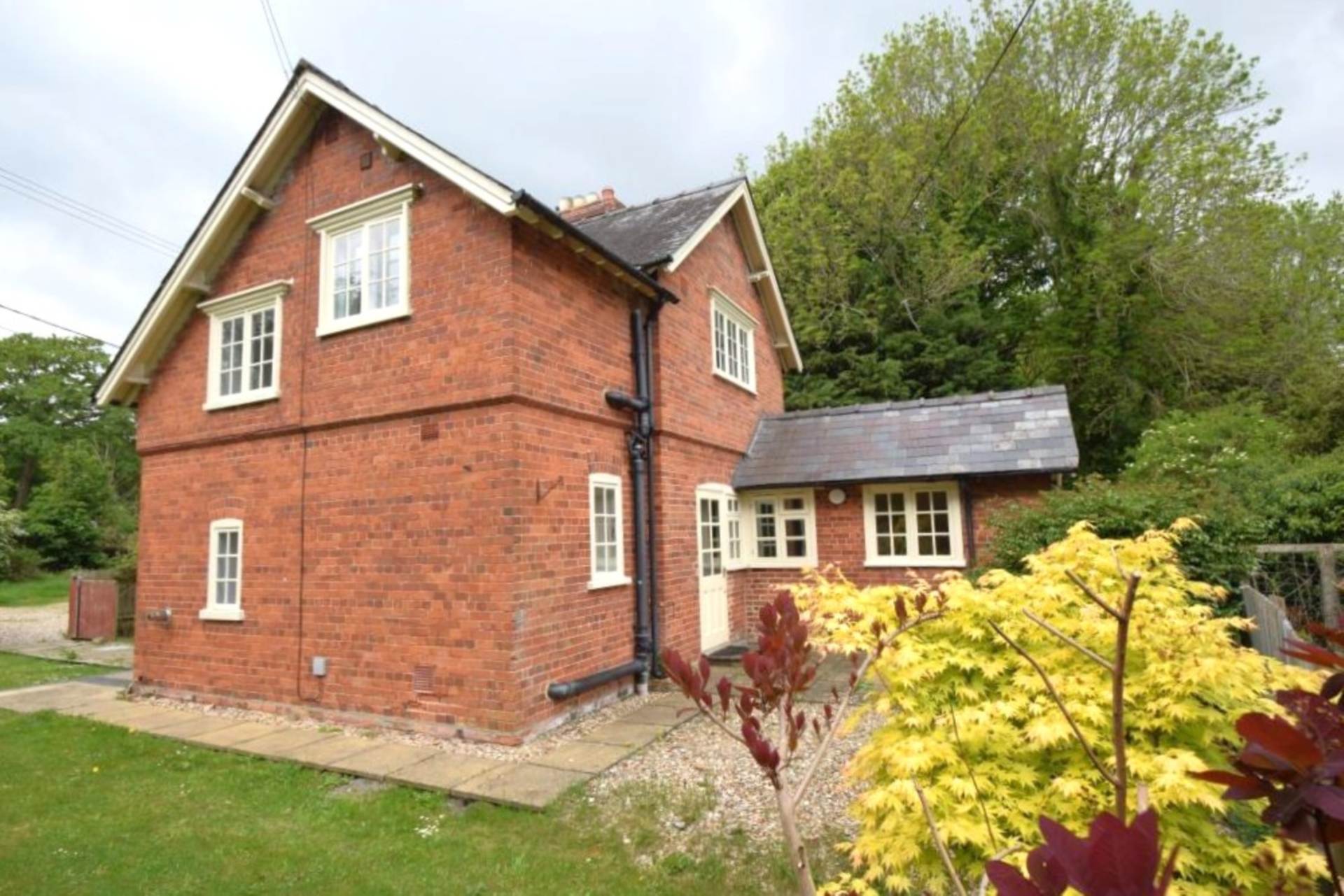 2 bed House (unspecified) for rent in Watlington. From Griffith & Partners - Watlington