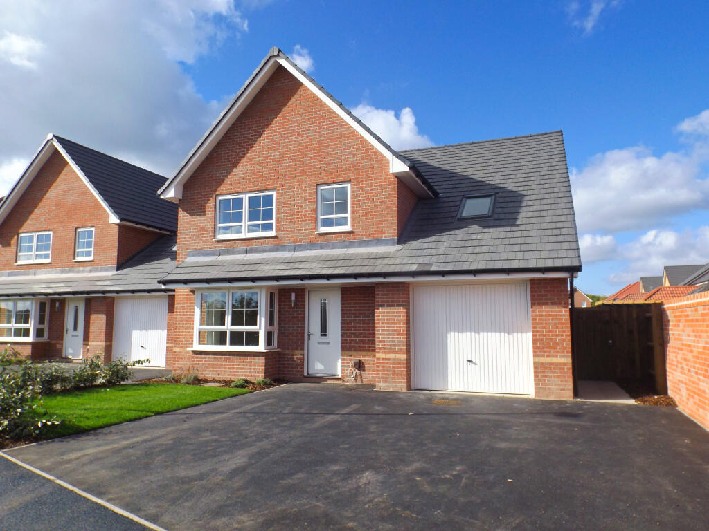 5 bed Detached for rent in . From Frank Innes - Bingham