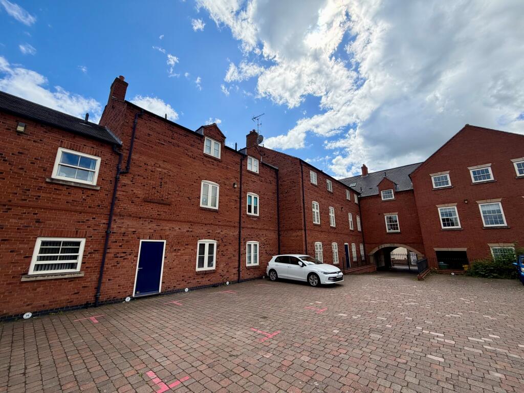 2 bed Apartment for rent in Ashby-de-la-Zouch. From Frank Innes - Loughborough