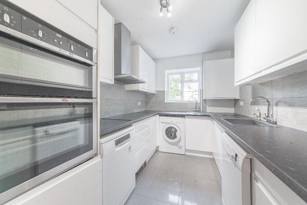 3 bed Apartment for rent in Hendon. From Grove Residential - Edgware