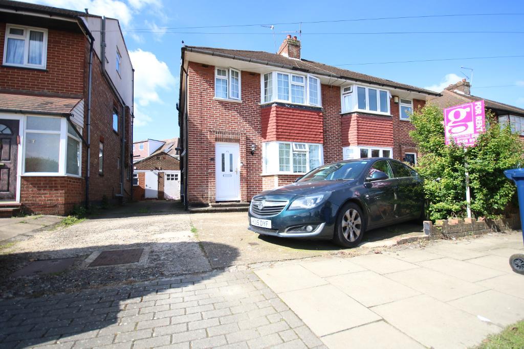 3 bed Semi-Detached House for rent in Edgware. From Grove Residential - Edgware